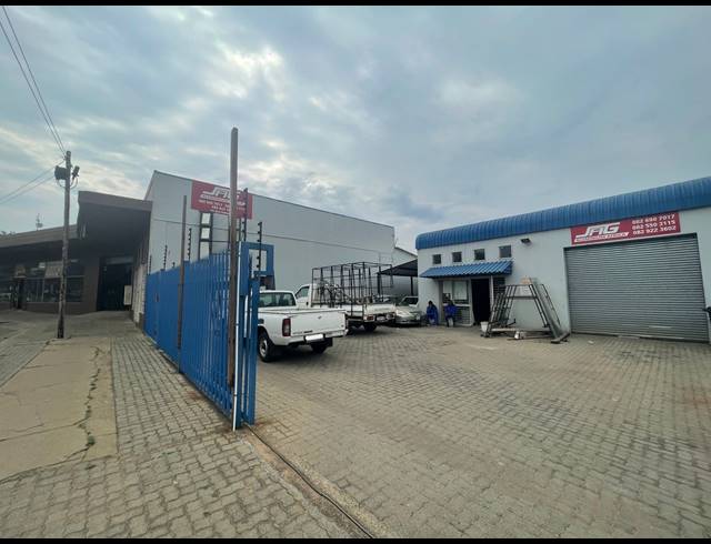 2,388M² RETAIL FOR SALE IN KRUGERSDORP WEST